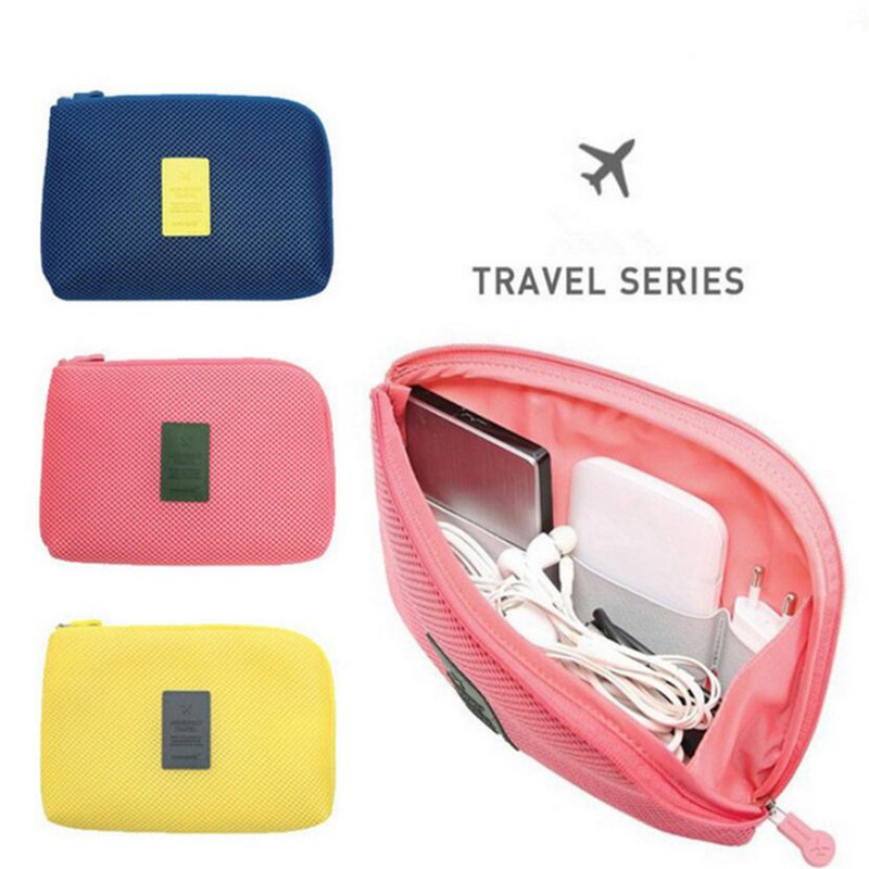 Borsa per accessori da viaggio - Electronics And Gadgets With A recensione e prezzo